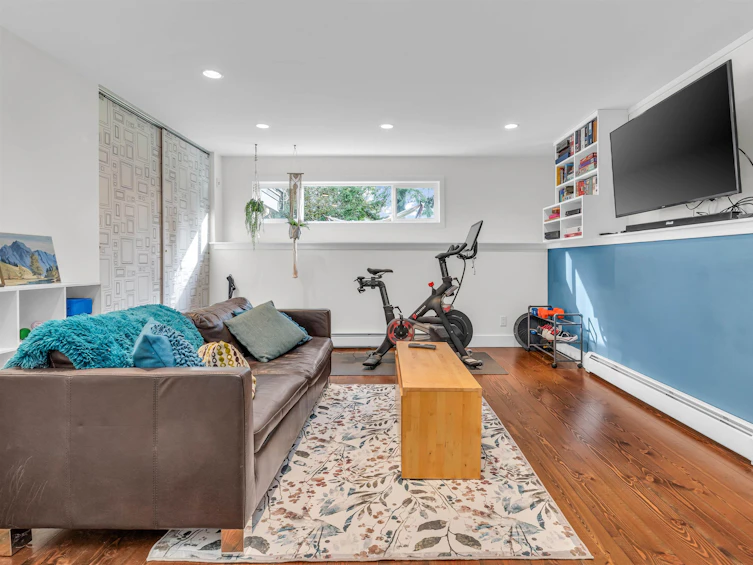 1032 W Keith Road, North Vancouver, BC, V7P 1Y5 - 23