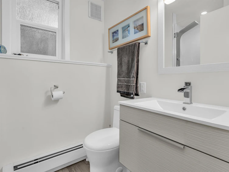 1032 W Keith Road, North Vancouver, BC, V7P 1Y5 - 29