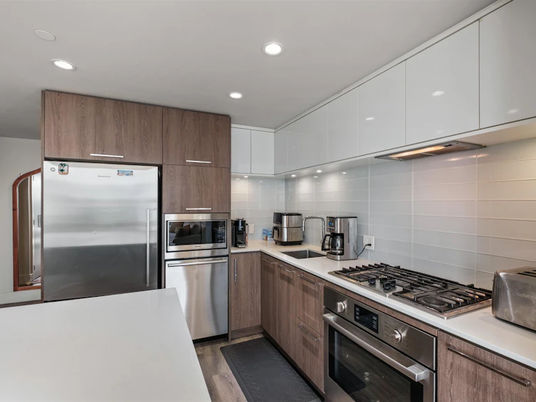 2304-680 Seylynn Crescent, North Vancouver, BC, V7J 0B5 - 16