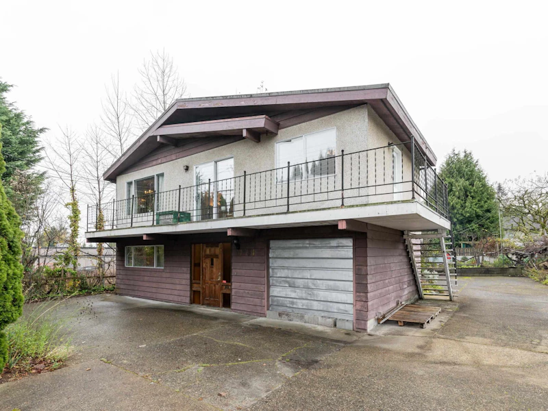 14734 108th Avenue, Surrey BC V3R 1V8