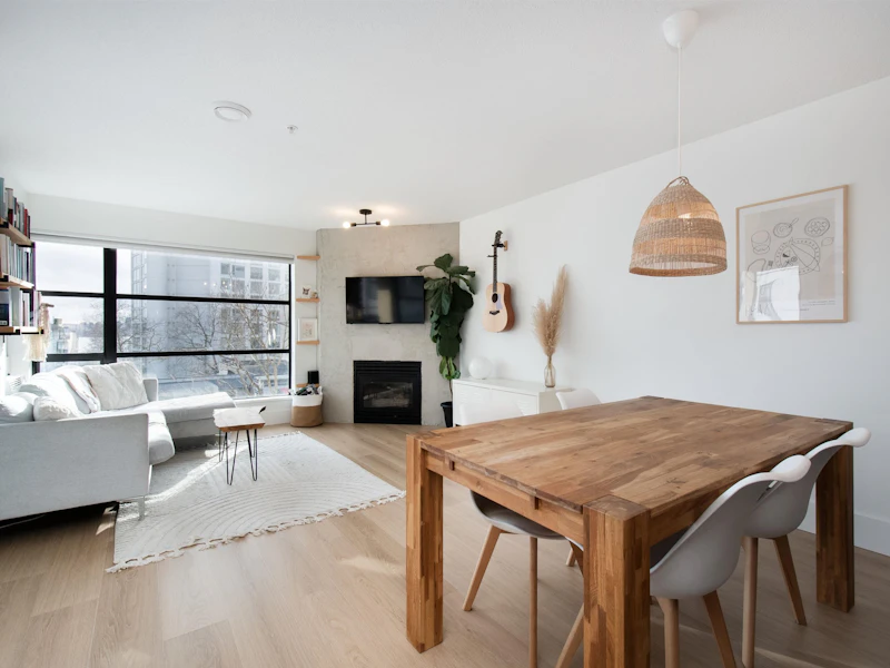 303 - 124 W 3rd Street, North Vancouver BC V7M 1E8