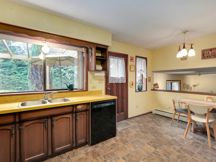 1199 Eastview Road, North Vancouver, BC, V7J 1L7 - 9