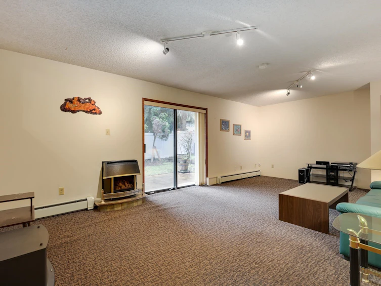 1199 Eastview Road, North Vancouver, BC, V7J 1L7 - 10