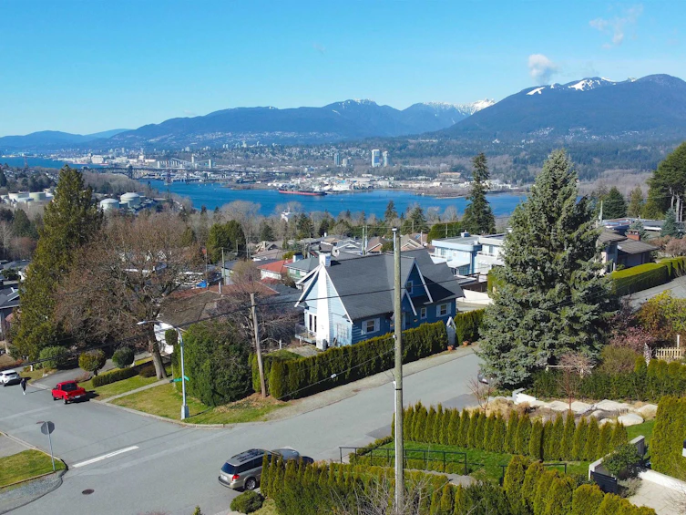 100 N Delta Avenue, Burnaby, BC, V5B 1E6 - 38