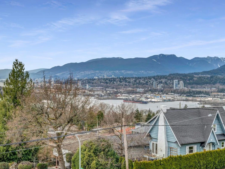 100 N Delta Avenue, Burnaby, BC, V5B 1E6 - 33