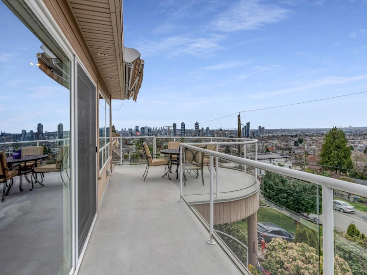 100 N Delta Avenue, Burnaby, BC, V5B 1E6 - 23
