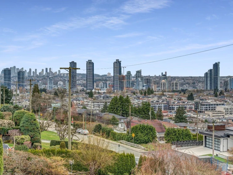 100 N Delta Avenue, Burnaby, BC, V5B 1E6 - 32