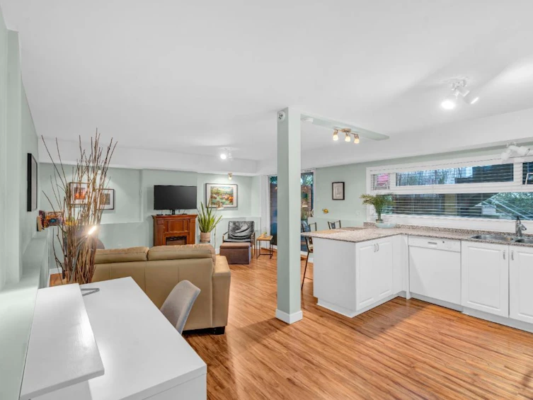 100 N Delta Avenue, Burnaby, BC, V5B 1E6 - 29