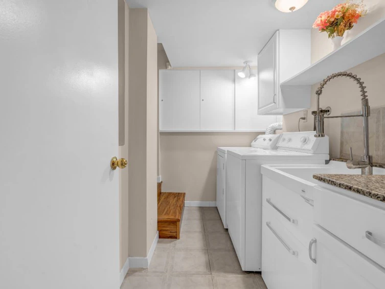 100 N Delta Avenue, Burnaby, BC, V5B 1E6 - 25