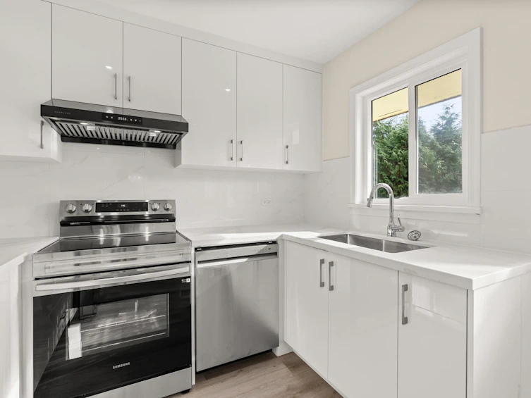 1285 Langdale Drive, North Vancouver, BC, V7R 1Z8 - 11