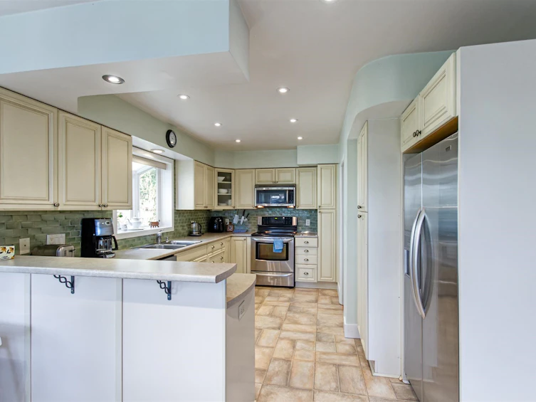 5583 Laburnum Street, Vancouver, BC, V6M 3S7 - 5
