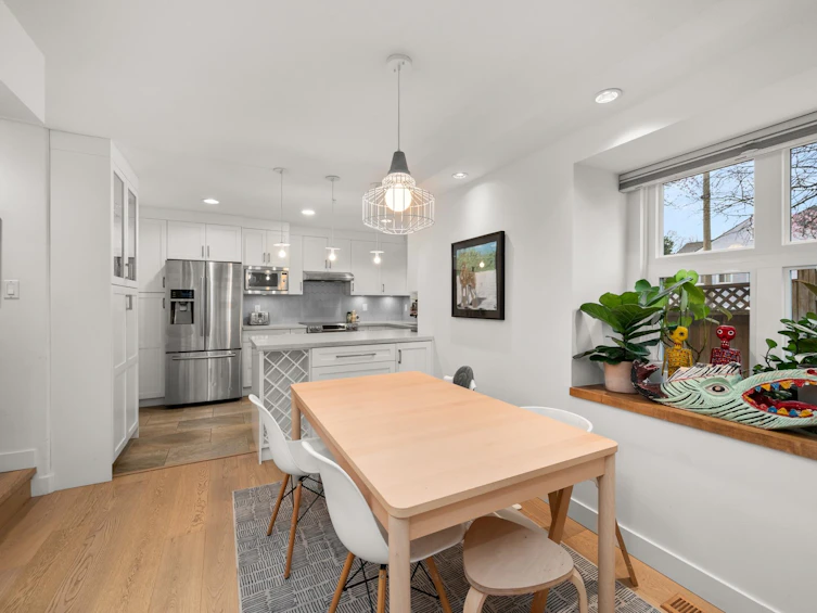 3203 Manitoba Street, Vancouver, BC, V5Y 3Z9 - 5