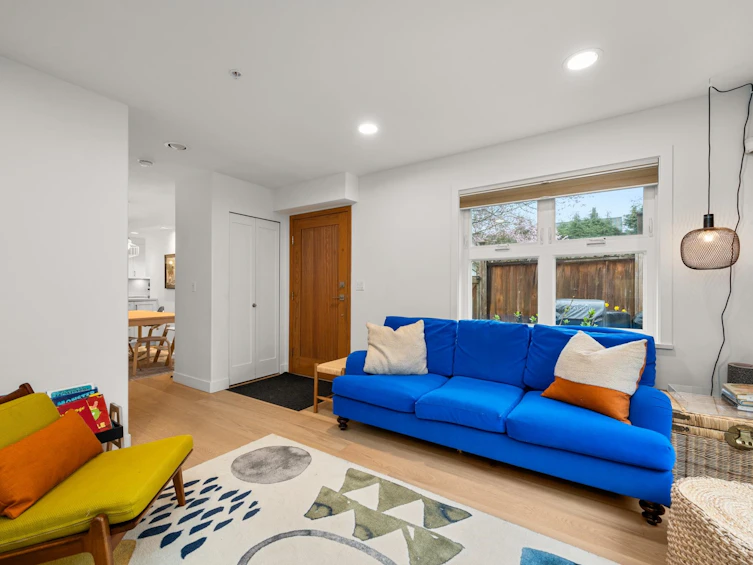 3203 Manitoba Street, Vancouver, BC, V5Y 3Z9 - 4