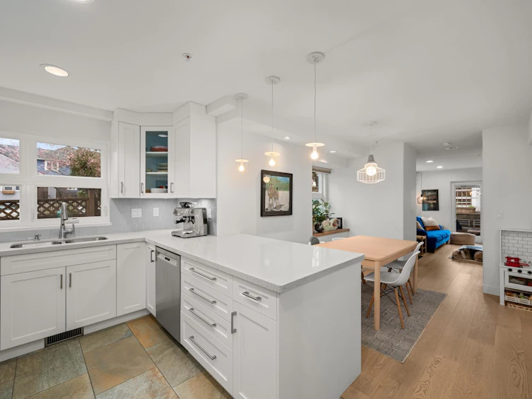 3203 Manitoba Street, Vancouver, BC, V5Y 3Z9 - 8