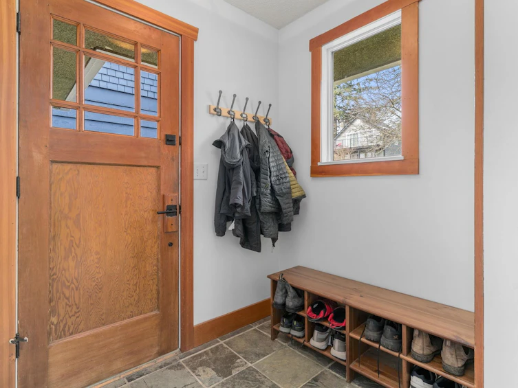 245 E 28th Street, North Vancouver, BC, V7N 1C1 - 2