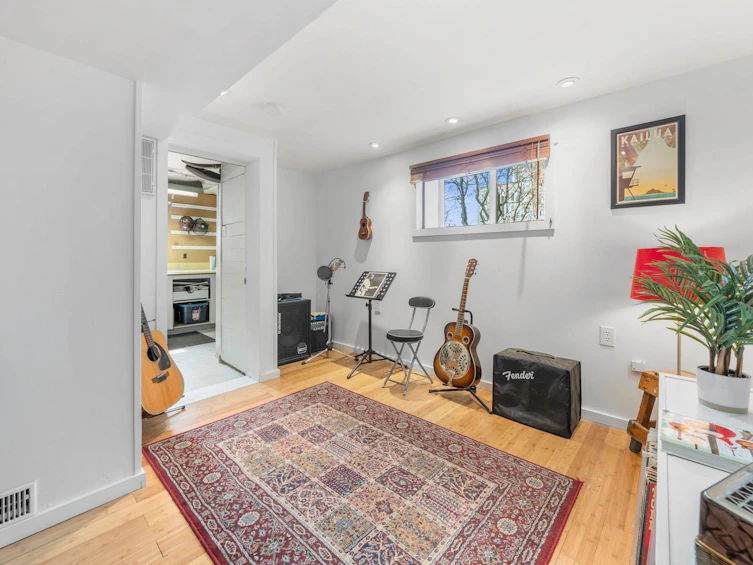 245 E 28th Street, North Vancouver, BC, V7N 1C1 - 28