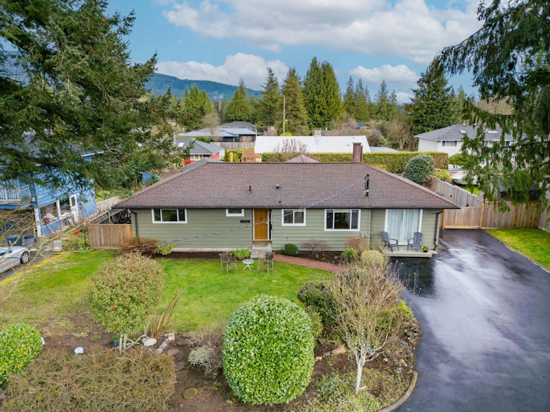 2366 Hazellynn Place, North Vancouver BC V7J 2S1
