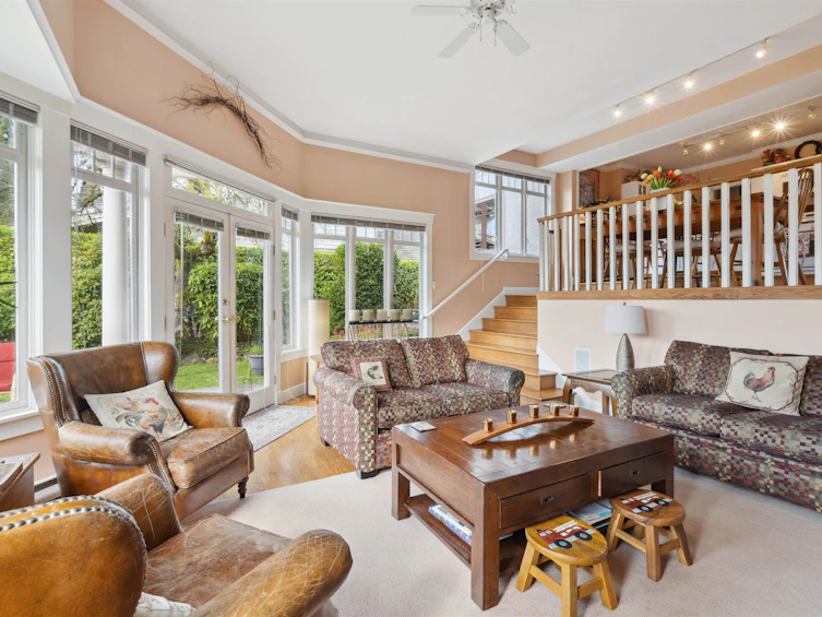 2360 Kings Avenue, West Vancouver, BC, V7V 2C4 - 2