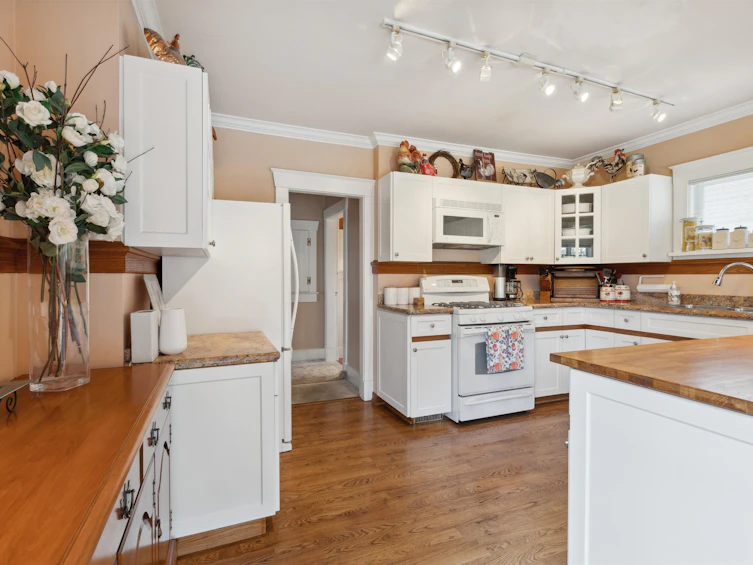2360 Kings Avenue, West Vancouver, BC, V7V 2C4 - 9