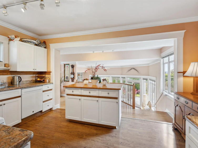 2360 Kings Avenue, West Vancouver, BC, V7V 2C4 - 11