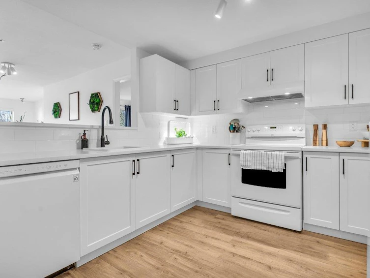 306-228 E 18th Avenue, Vancouver, BC, V5V 1E6 - 3