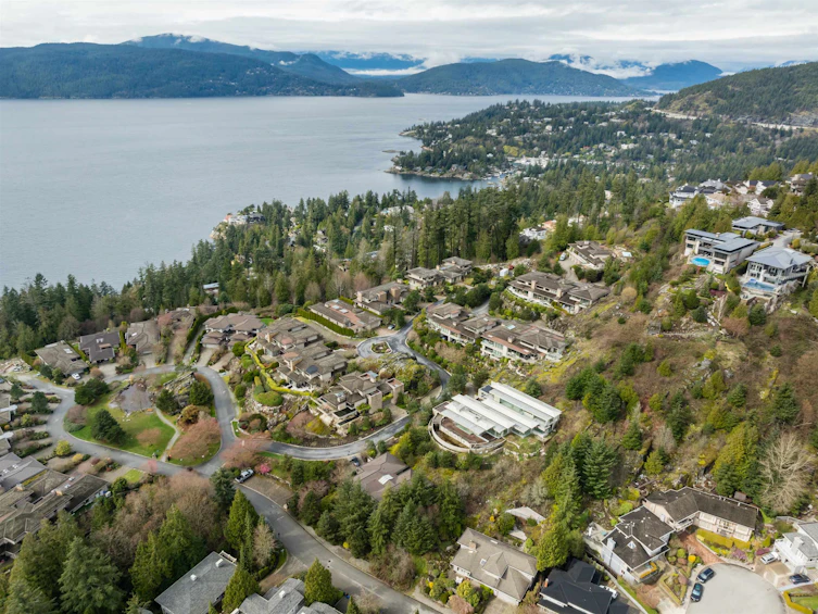 4881 Meadfeild Road, West Vancouver, BC, V7W 3E6 - 38