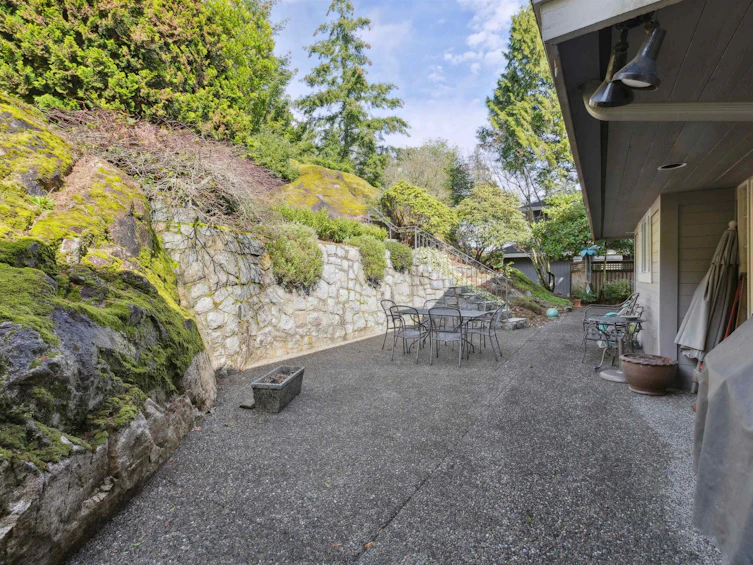 4881 Meadfeild Road, West Vancouver, BC, V7W 3E6 - 22