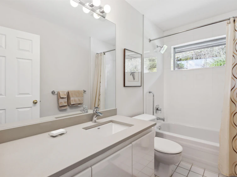 4881 Meadfeild Road, West Vancouver, BC, V7W 3E6 - 32