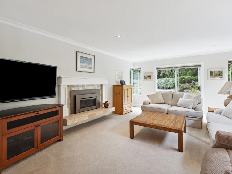 4881 Meadfeild Road, West Vancouver, BC, V7W 3E6 - 9
