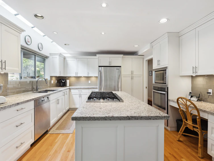4881 Meadfeild Road, West Vancouver, BC, V7W 3E6 - 14