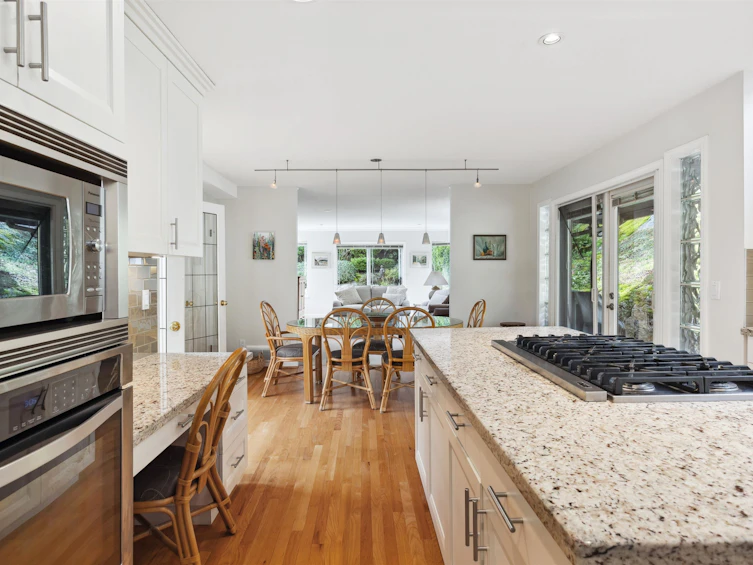 4881 Meadfeild Road, West Vancouver, BC, V7W 3E6 - 18