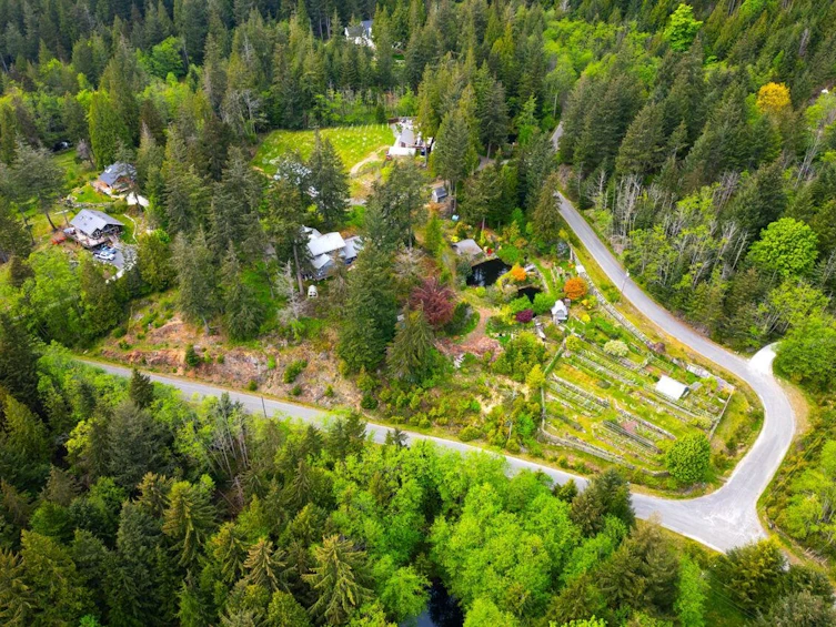 620 Laura Road, Bowen Island, BC, V0N 1G2 - 2