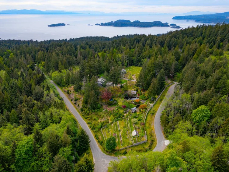 620 Laura Road, Bowen Island, BC, V0N 1G2