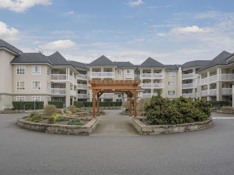 102-22022 49 Avenue, Langley, BC, V3A 3R9 - 2