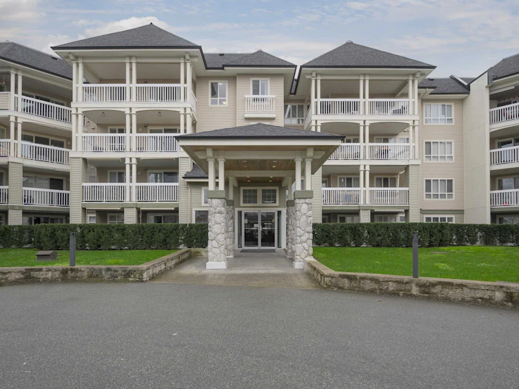 102-22022 49 Avenue, Langley, BC, V3A 3R9 - 3