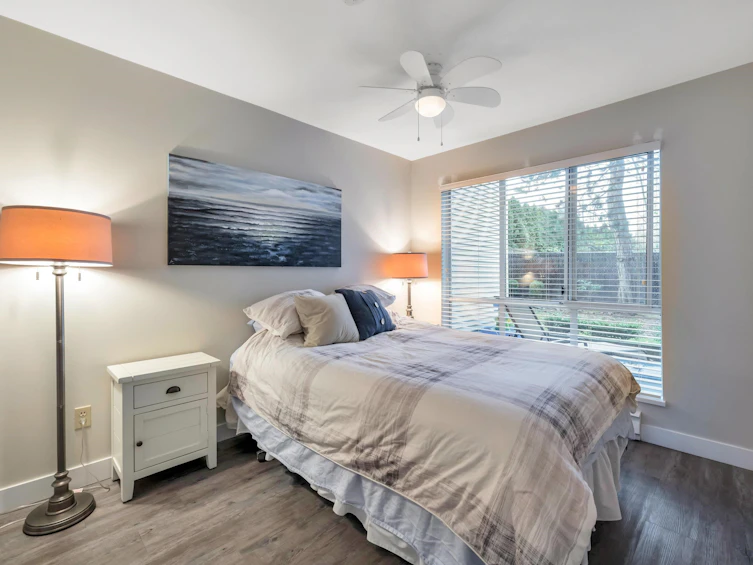 304-15991 Thrift Avenue, Surrey, BC, V4B 2M9 - 27