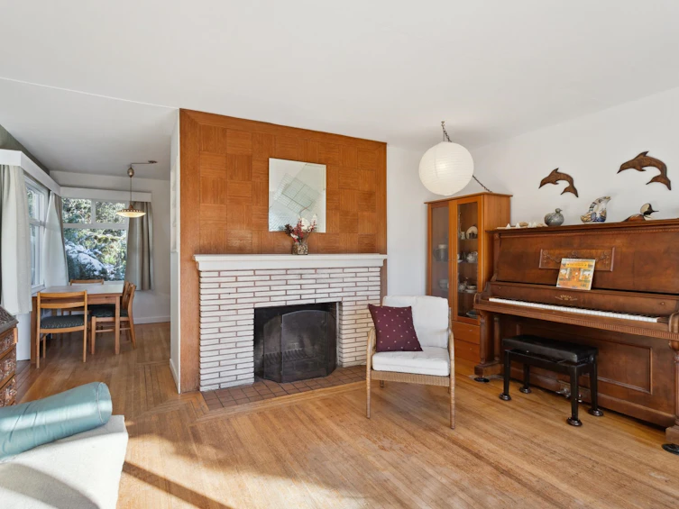 4091 W 34th Avenue, Vancouver, BC, V6N 2L6 - 4