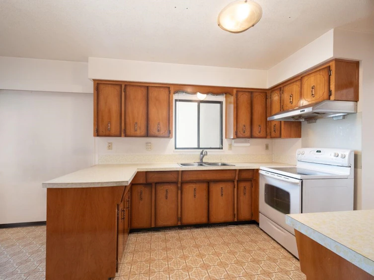 69 E 50th Avenue, Vancouver, BC, V5X 1A1 - 9