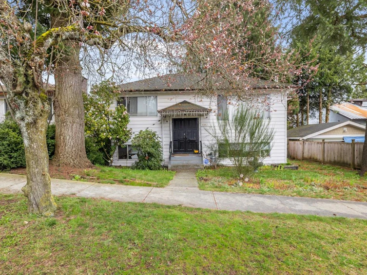 4980 Chatham Street, Vancouver, BC, V5R 3Y9 - 2