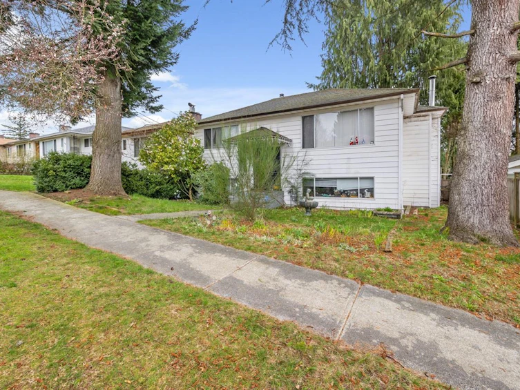 4980 Chatham Street, Vancouver, BC, V5R 3Y9 - 3