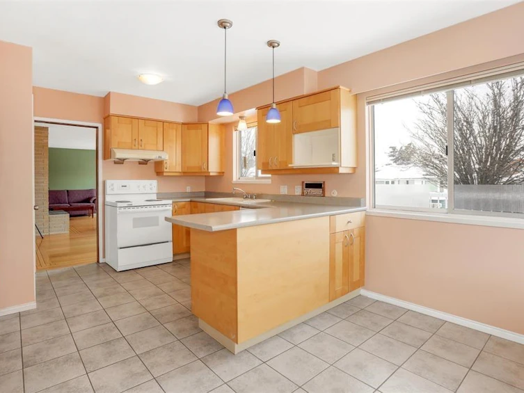 3778 Wakefield Court, Burnaby, BC, V5G 2C4 - 11