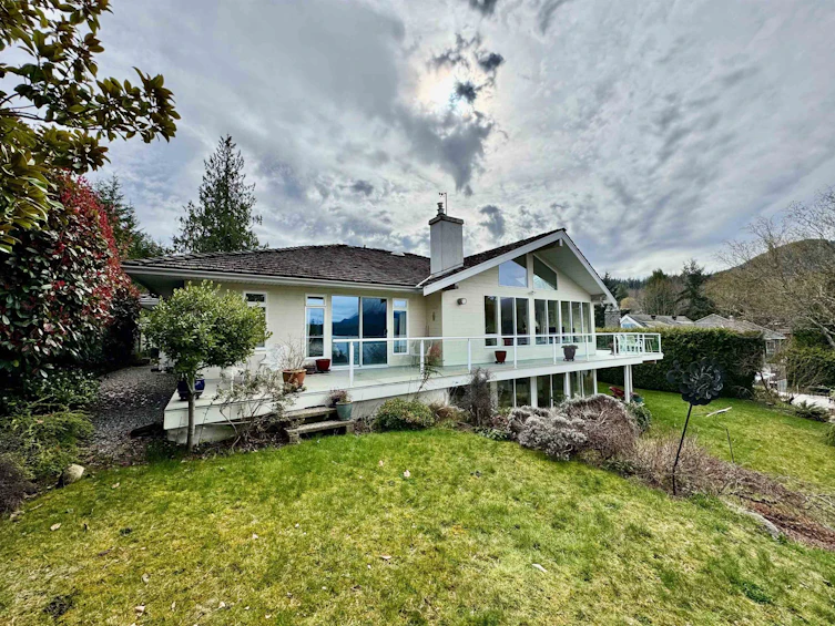 6484 N Gale Avenue, Sechelt, BC, V7Z 0L1 - 5