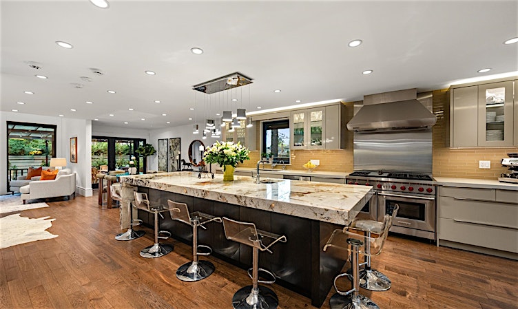 4005 Vine Street, Vancouver, BC, V6L 3C1