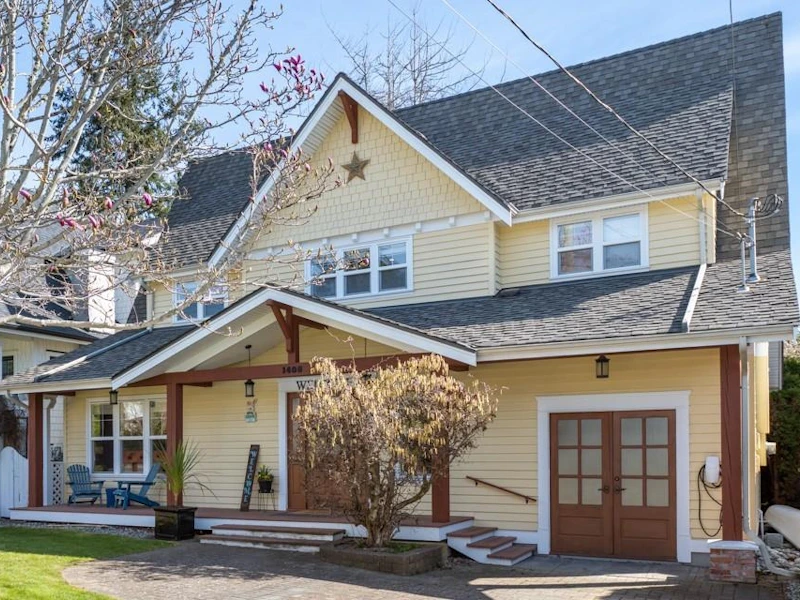 1408 129a Street, Surrey BC V4A 3Y7