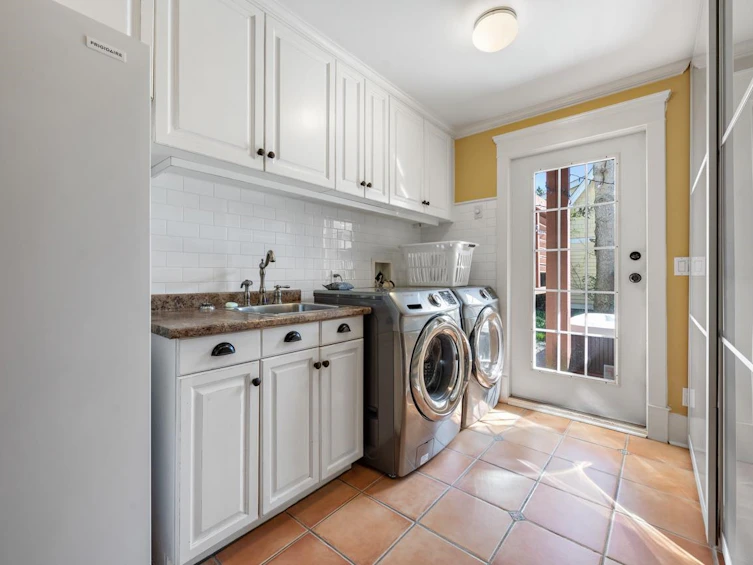 1408 129a Street, Surrey, BC, V4A 3Y7 - 11