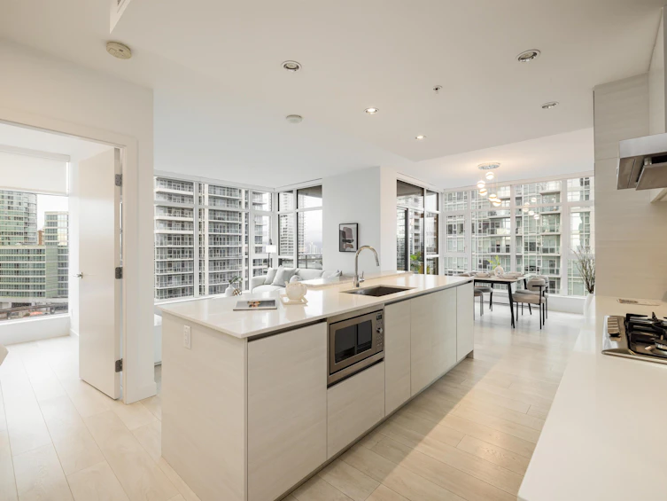 1007-6098 Station Street, Burnaby, BC, V5H 0H4 - 2