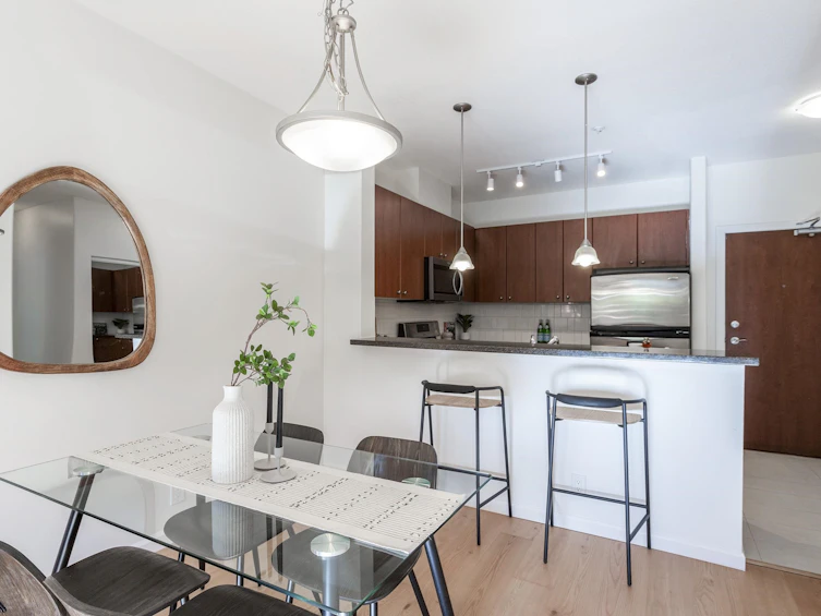 205-14 E Royal Avenue, New Westminster, BC, V3L 5W5 - 12