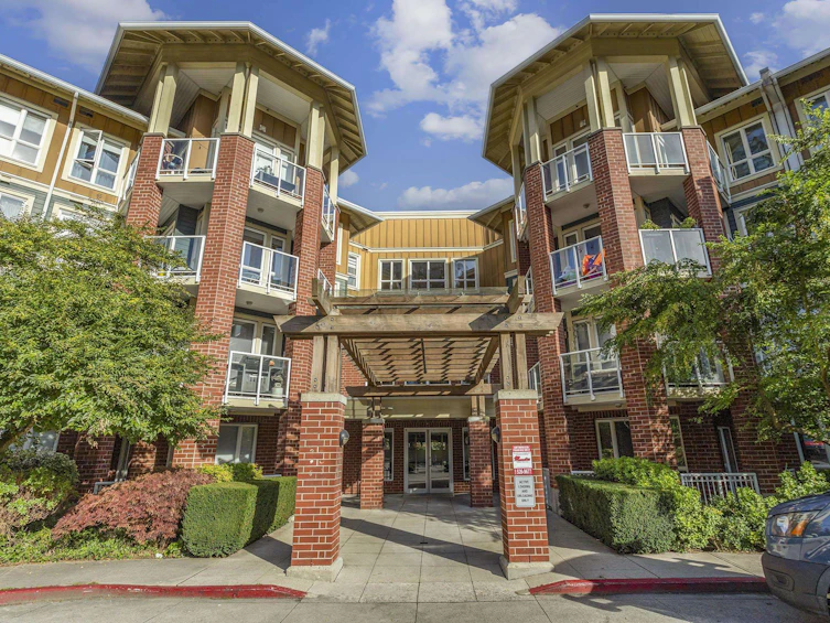 205-14 E Royal Avenue, New Westminster, BC, V3L 5W5