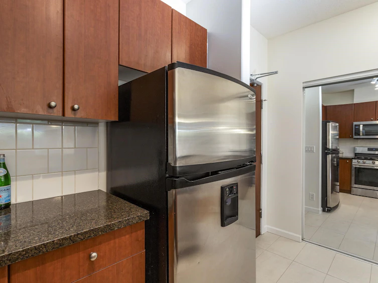 205-14 E Royal Avenue, New Westminster, BC, V3L 5W5 - 14