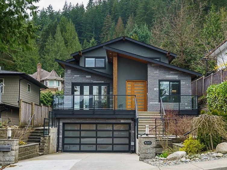 4365 Mountain Highway, North Vancouver, BC, V7K 2K3